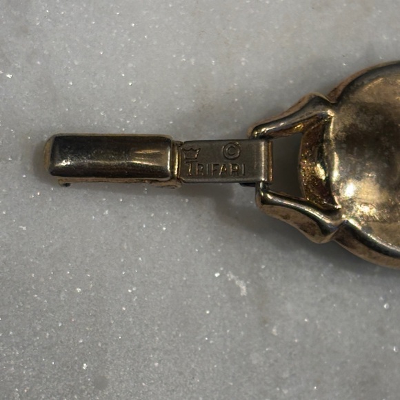 VTG Trifari Green Tulip Link Bracelet Gold Tone Lucite Floral Mid Century Signed - Picture 2 of 4